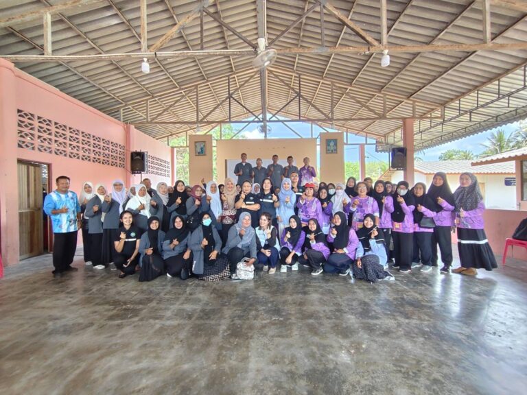 ศบส.12 ลงพื้นที่ชี้แจงการขับเคลื่อนการออกกำลังกาย ป้องกันภาวะ ดื้ออินซูลินด้วยแอปพลิเคชัน เมต้ารีเวิร์ส (Meta Reverse) ในอาสาสมัครสาธารณสุขประจําหมู่บ้าน (อสม.) ในพื้นที่จังหวัดปัตตตานี